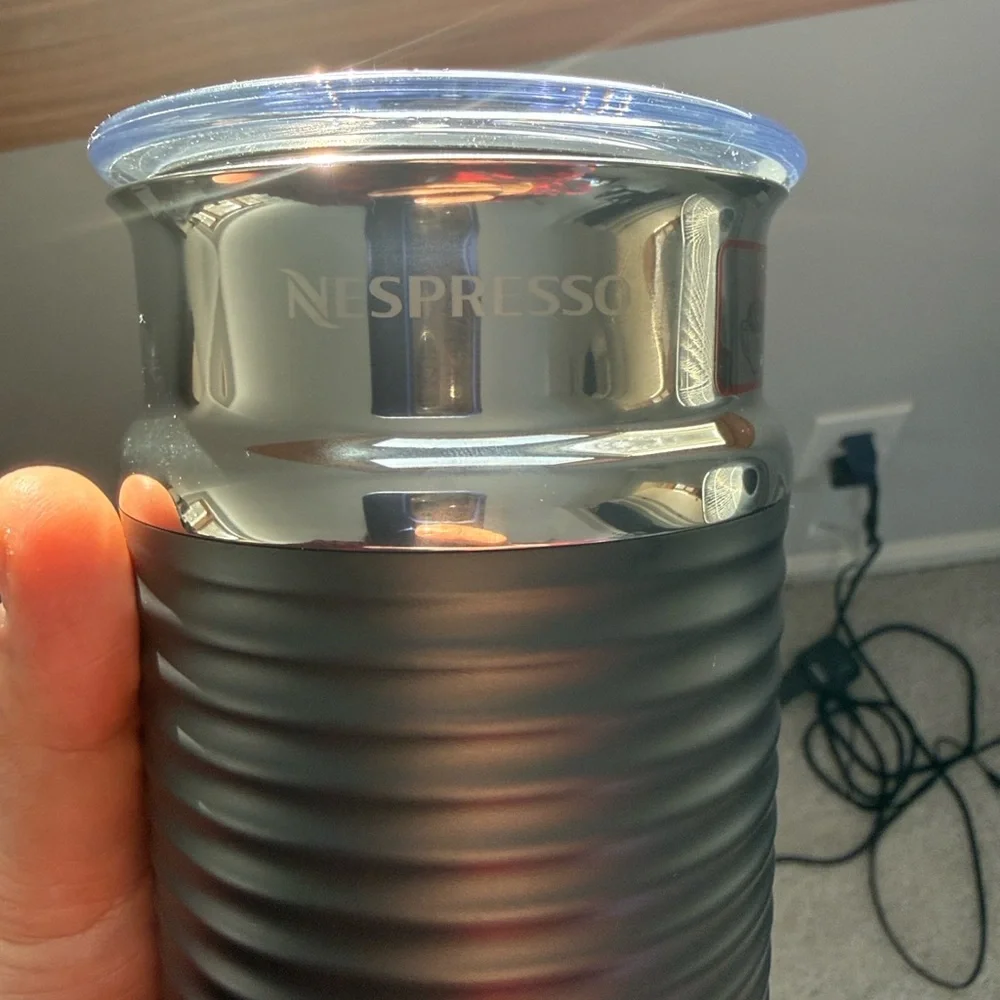 Nespresso Matte Black Frother - Picture 2 of 6